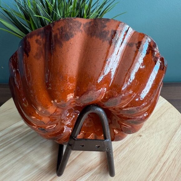Vintage Primitive Bundt Mold Glazed Redware Pottery Cake Pan Swirl 9 x 3 - Picture 2 of 8